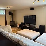 Lovely Cottage With Heated Swimming Pool